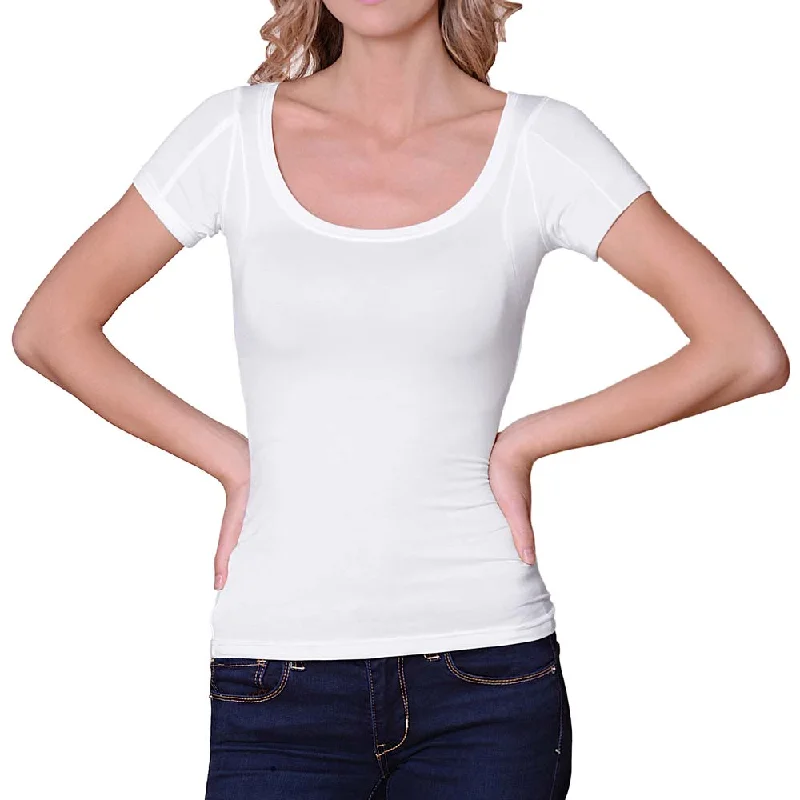 Loose - fit men's undershirts for a relaxed feelWomen's Sweat Proof Undershirt (Scoop Neck) Loose - fit men's undershirts for a relaxed feelWomen's Sweat Proof Undershirt (Scoop Neck)