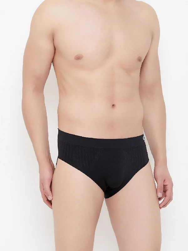 Low - cut men's briefs for a discreet appearanceC9 Airwear Twist Brief For Men - Black