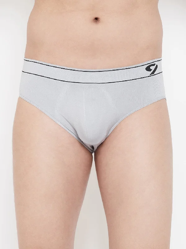 Men's briefs with a wide waistband for comfortC9 Airwear Seamless Brief For Men - Light Grey