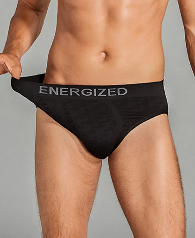 Seamless men's briefs for a smooth look under clothesEnergized Perfect Fit Jacquard Briefs 501-6843M