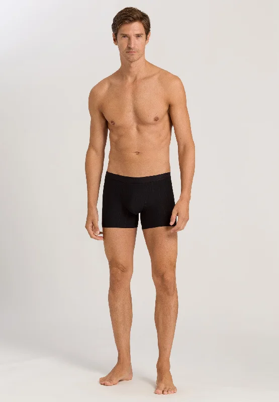 Men's briefs with a supportive pouch designShadow Shortleg Pants