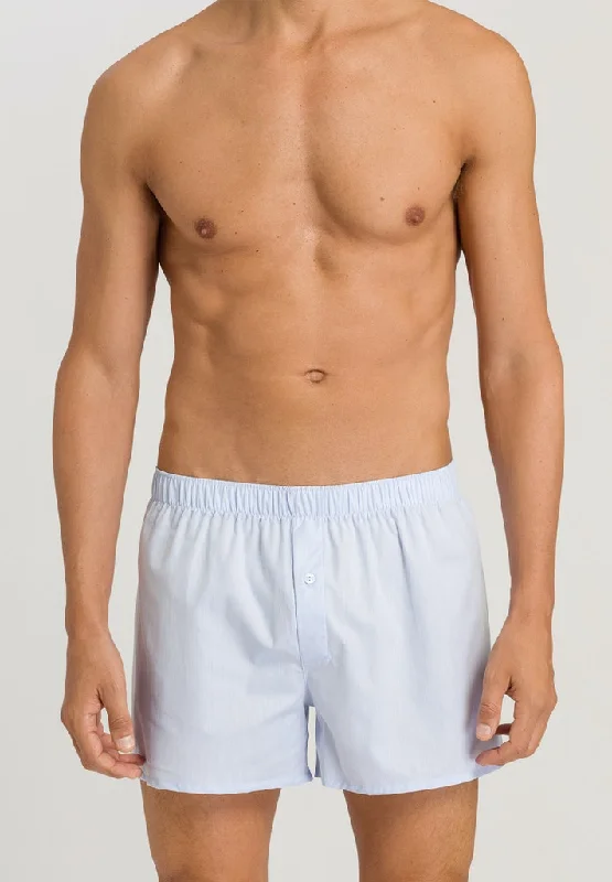 Seamless men's briefs for a smooth look under clothesFancy Woven Boxer