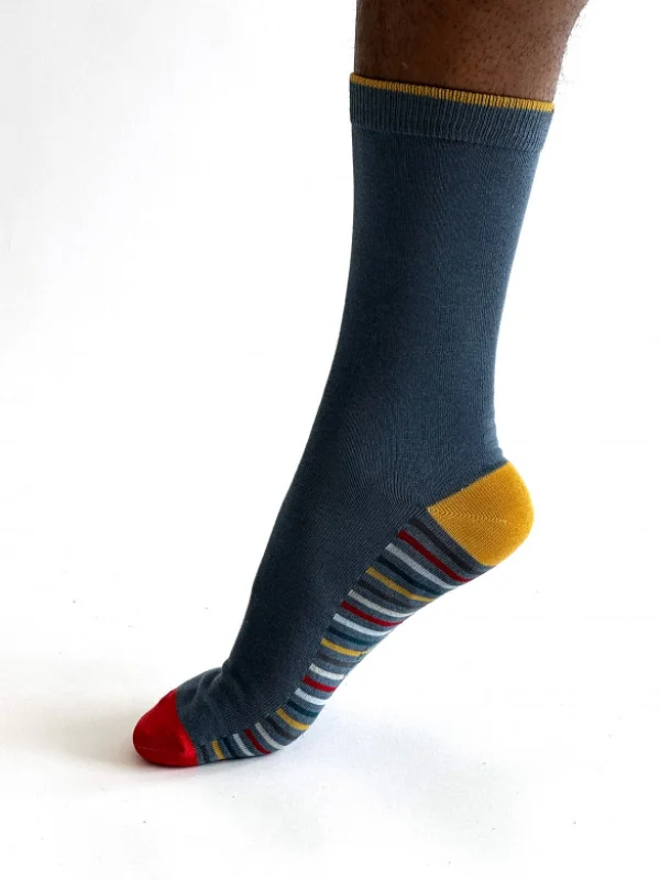 Organic men's socks for an eco - friendly choiceConall Stripe Bamboo Socks - Dusky Blue