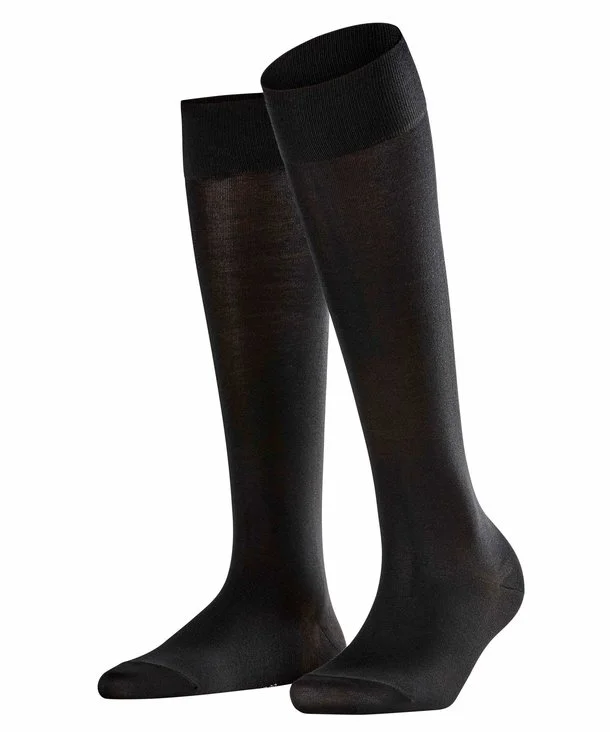 Knee - high men's socks for a vintage styleFalke Cotton Touch Knee High Sock