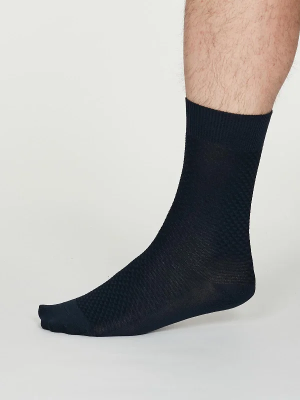 Moisture - wicking men's socks for drynessGEOFFREY SOCKS - NAVY BLUE