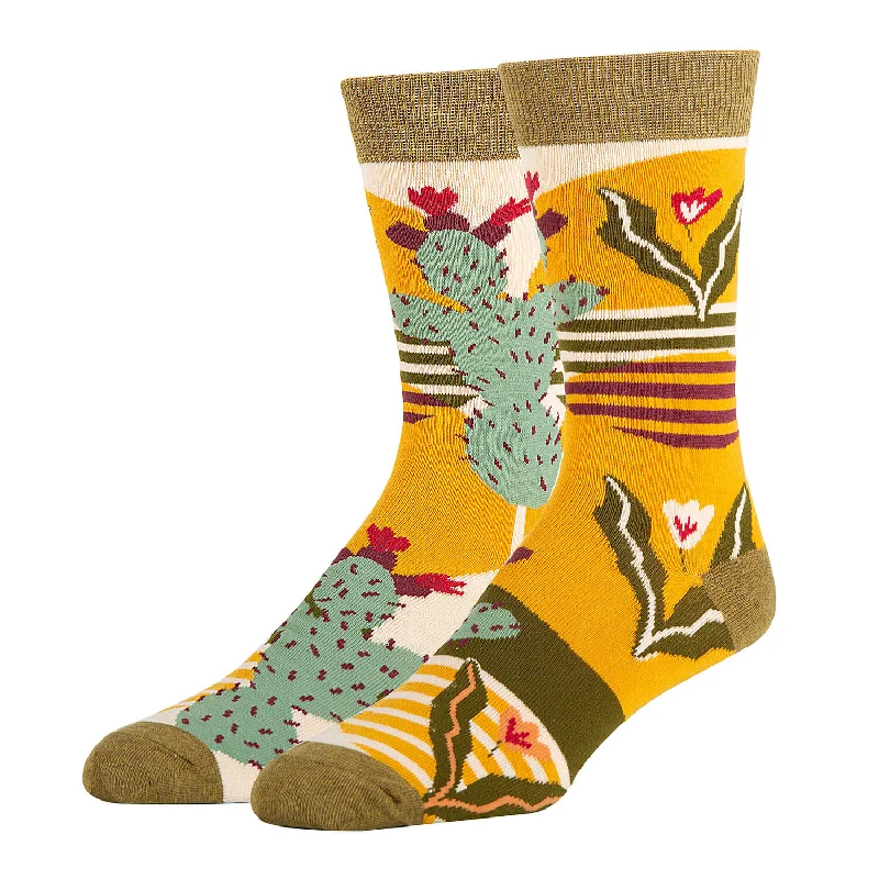 Soft - touch men's crew socks for a gentle feelSol De Cactus Socks