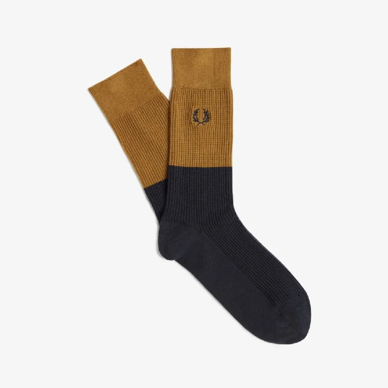 Merino wool men's socks for warmth and breathabilityWaffle Knit Socks (Dark Caramel + Navy) Merino wool men's socks for warmth and breathabilityWaffle Knit Socks (Dark Caramel + Navy)