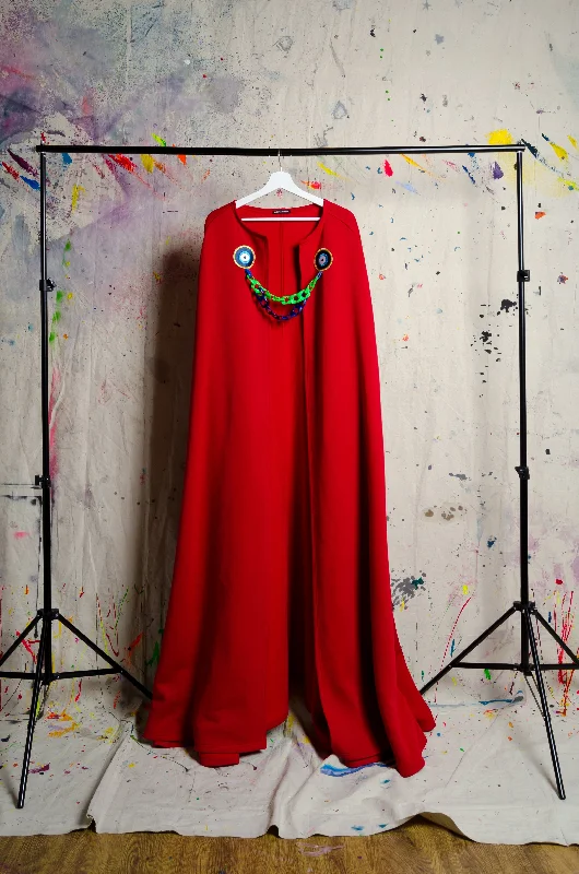 Cotton men's thongs for basic comfortRed Cape with Collar Detail - BiC