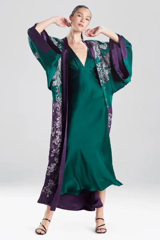 Performance men's thongs for active useChinoiserie Embroidery Silk Robe