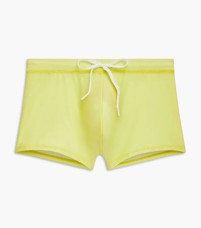 Slim - cut men's trunks for a modern styleCabo Swim Trunk