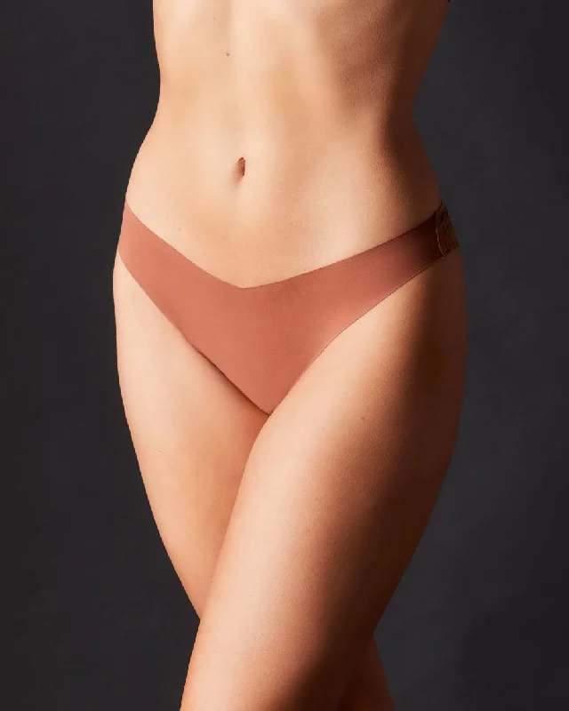 Performance men's thongs for active useEstelle Thong