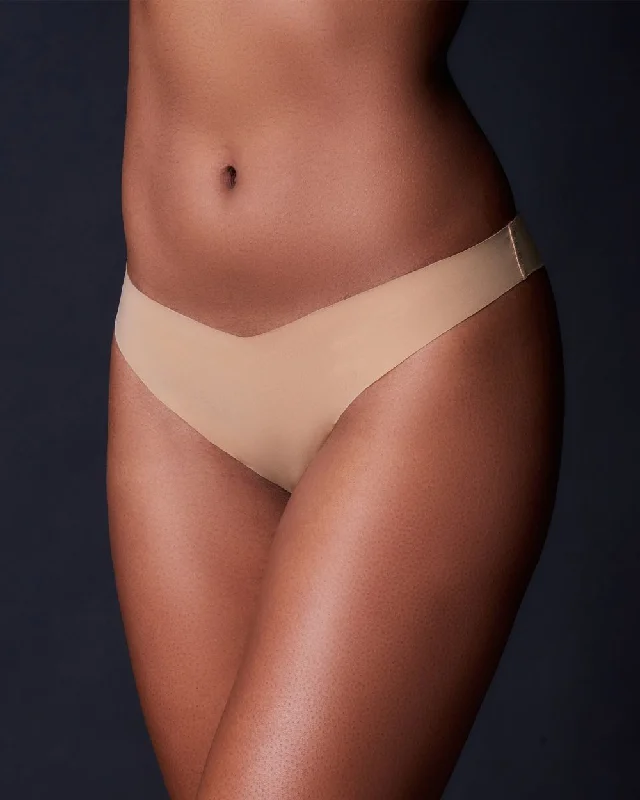Leather men's thongs for a fetish lookVictoire Jolie Thong