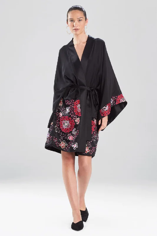 Patterned men's thongs, such as stripes or polka dotsKashmir Silk Embroidery Robe