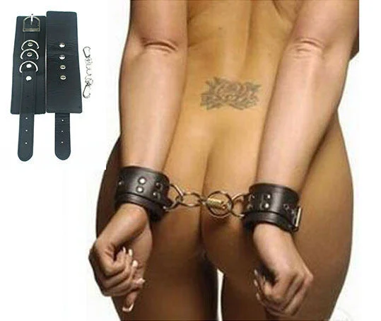 Rhinestone - decorated men's sexy underwear for glamourLeather Handcuffs Wrist Restraints Sex adult game toys Sexy Costumes Cosplay Slave Hand cuffs for erotic women couples Rhinestone - decorated men's sexy underwear for glamourLeather Handcuffs Wrist Restraints Sex adult game toys Sexy Costumes Cosplay Slave Hand cuffs for erotic women couples