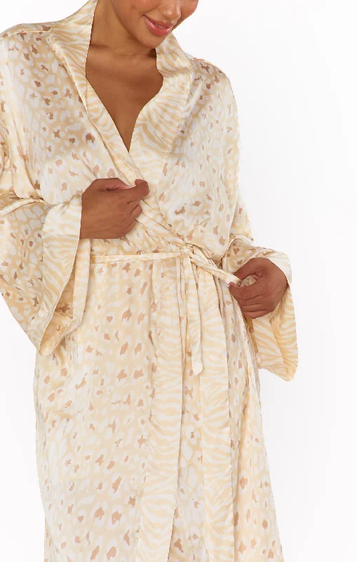 Performance men's thongs for active useMumu x Curateur The Harlow Robe ~ Animal Print