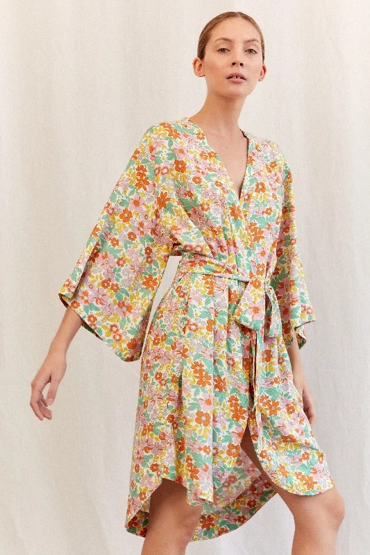 Low - rise men's thongs for a modern styleShort Kimono Robe - Bloom